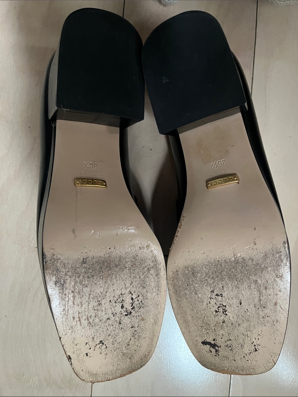 Gucci Black Leather Loafers with Gold Horsebit and Green Insole - Picture 3 of 10